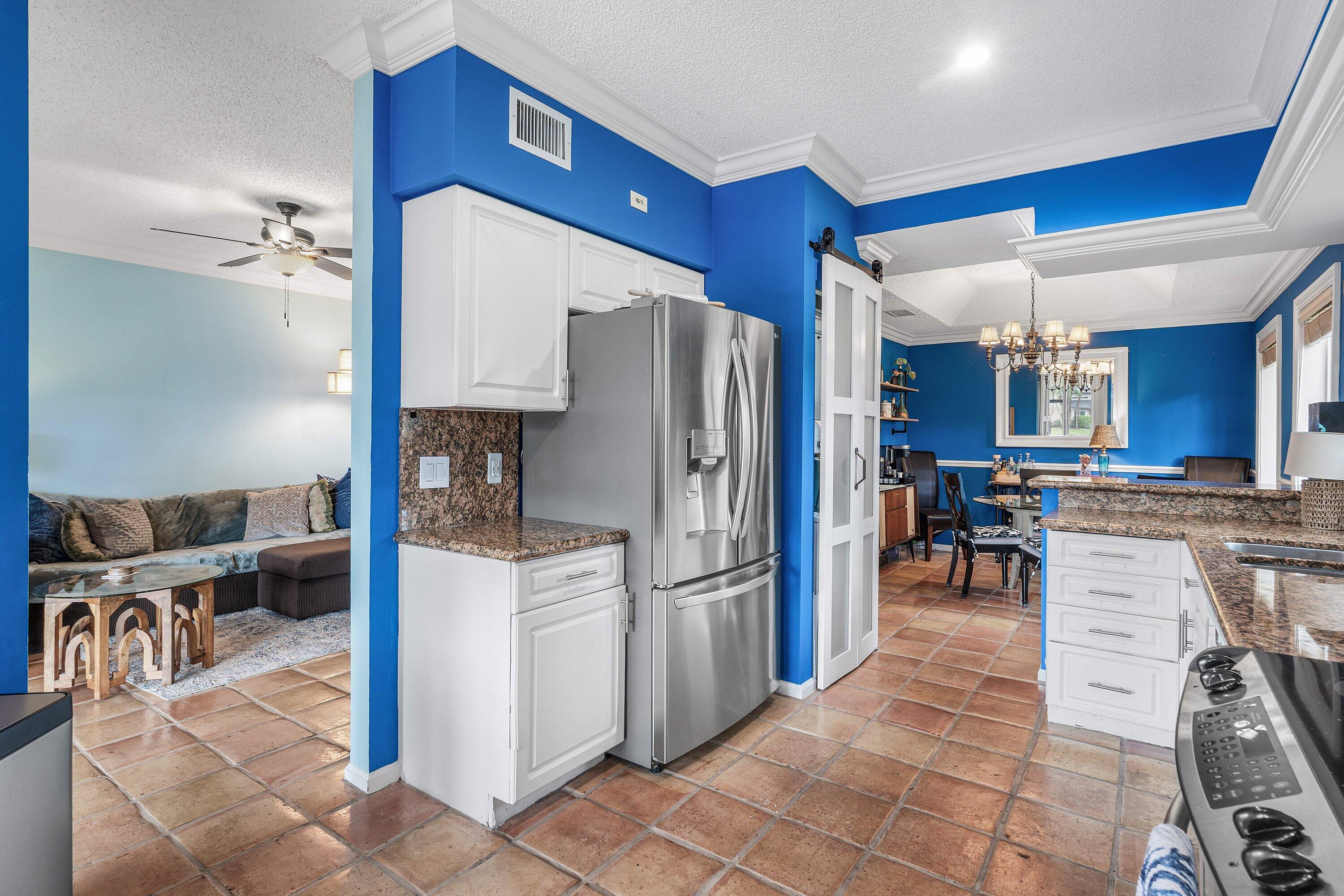 23140 Island View, Unit 1 Boca Raton, FL 33433 - Photo 9 of 22 Kitchen