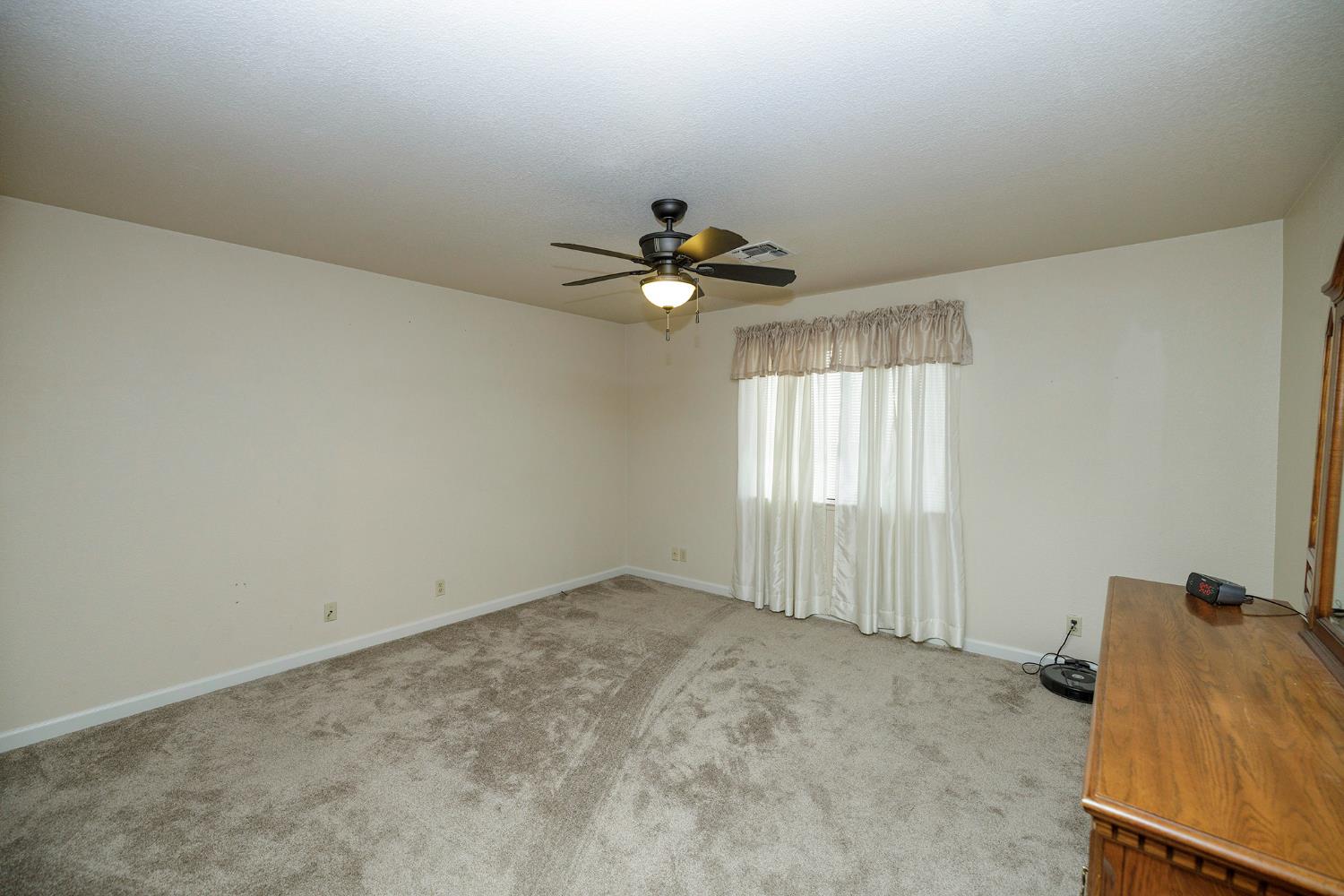 1647 Running Ceres, CA 95307 - Photo 36 of 55