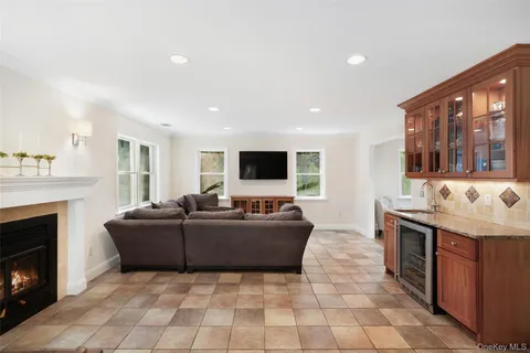 $1,385,000 | 20 Lamesa Avenue, Eastchester, NY 10709