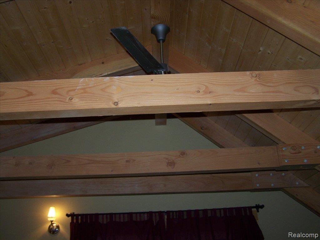 2530 South Bull Run Road Fowlerville, MI 48836 - Photo 14 of 20 BEAUTFULLY BEAMED