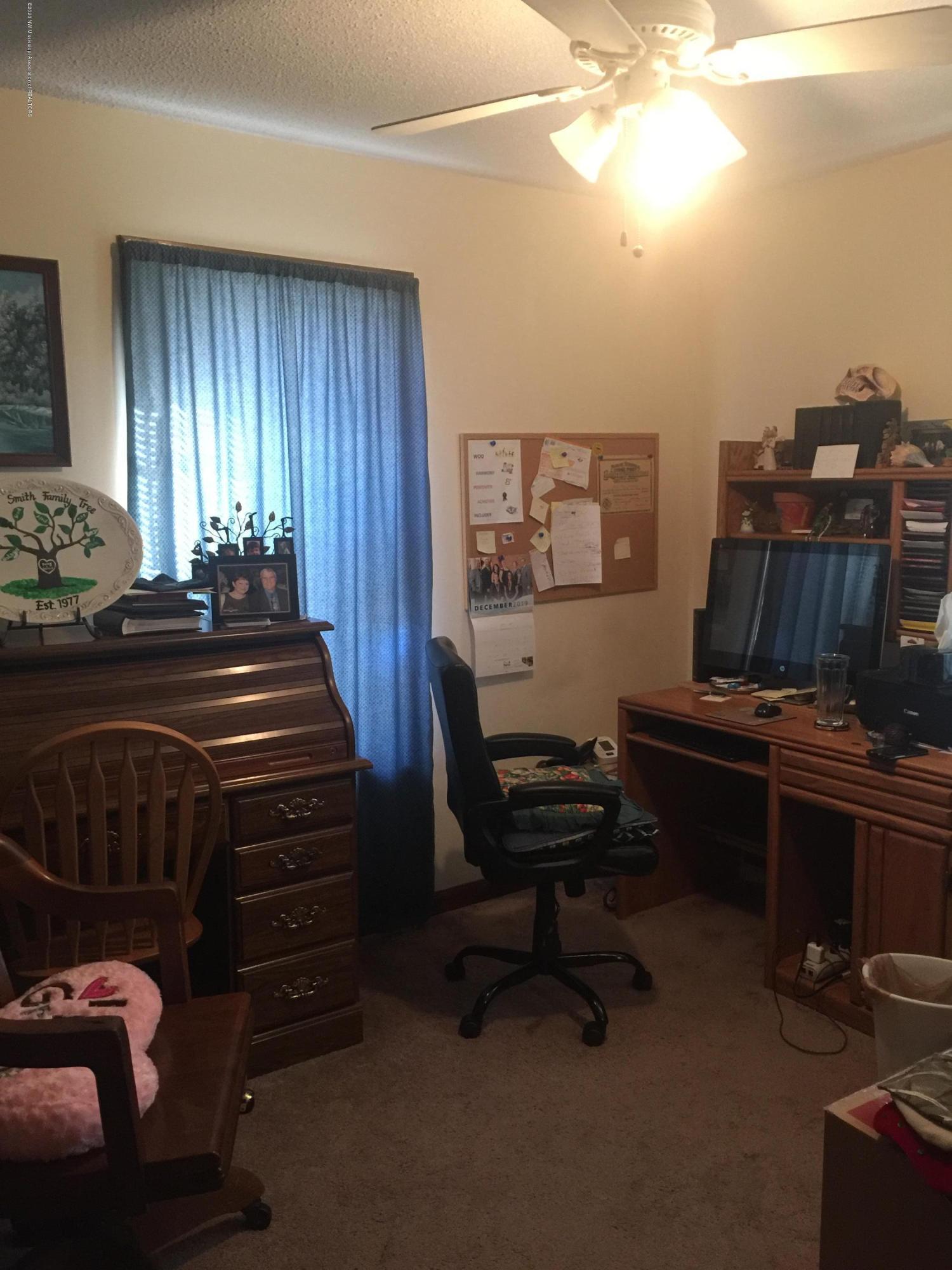 1941 Holly Springs Road Hernando, MS 38632 - Photo 7 of 16 2019-12-30_10-04-45_085 - Copy - Copy -
