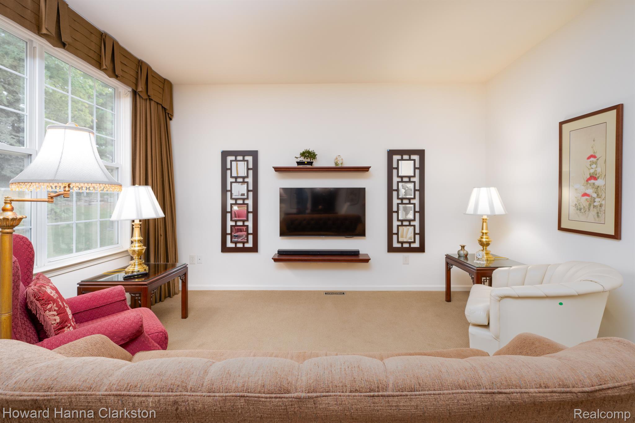 6608 Pond View Road Clarkston, MI 48346 - Photo 10 of 44 Great room