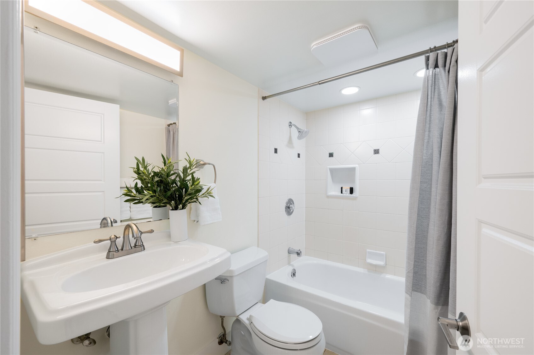 4407 Southwest Juneau Street Seattle, WA 98136 - Photo 21 of 32 Gallery Image 21
