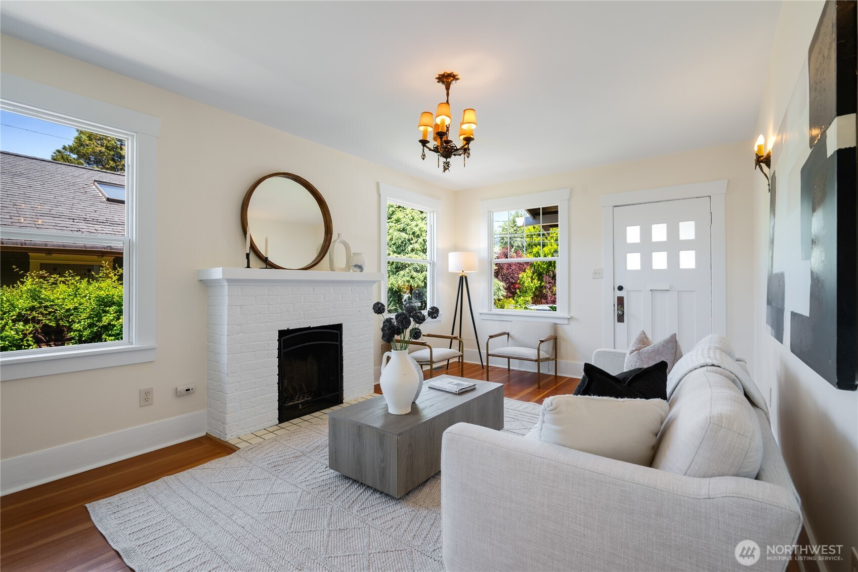 4407 Southwest Juneau Street Seattle, WA 98136 - Photo 3 of 32 Gallery Image 3