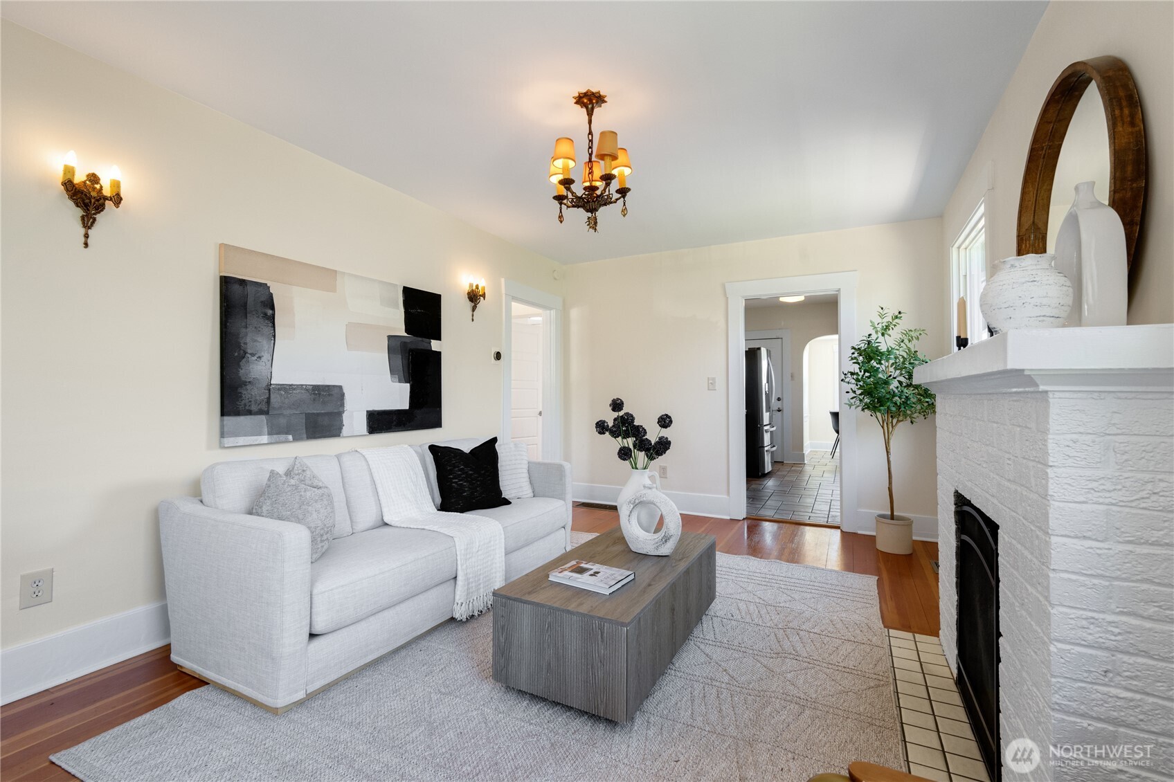 4407 Southwest Juneau Street Seattle, WA 98136 - Photo 4 of 32 Gallery Image 4