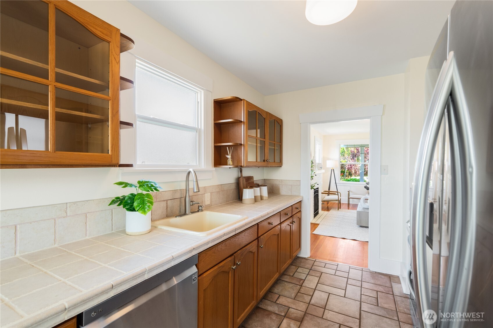 4407 Southwest Juneau Street Seattle, WA 98136 - Photo 5 of 32 Gallery Image 5