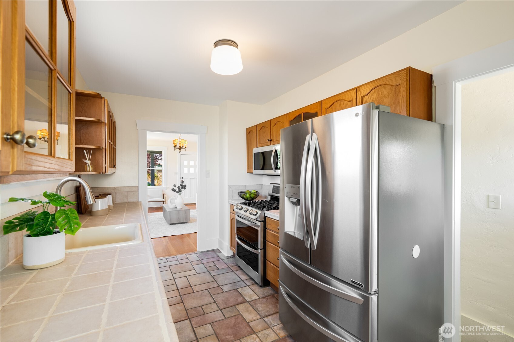 4407 Southwest Juneau Street Seattle, WA 98136 - Photo 6 of 32 Gallery Image 6