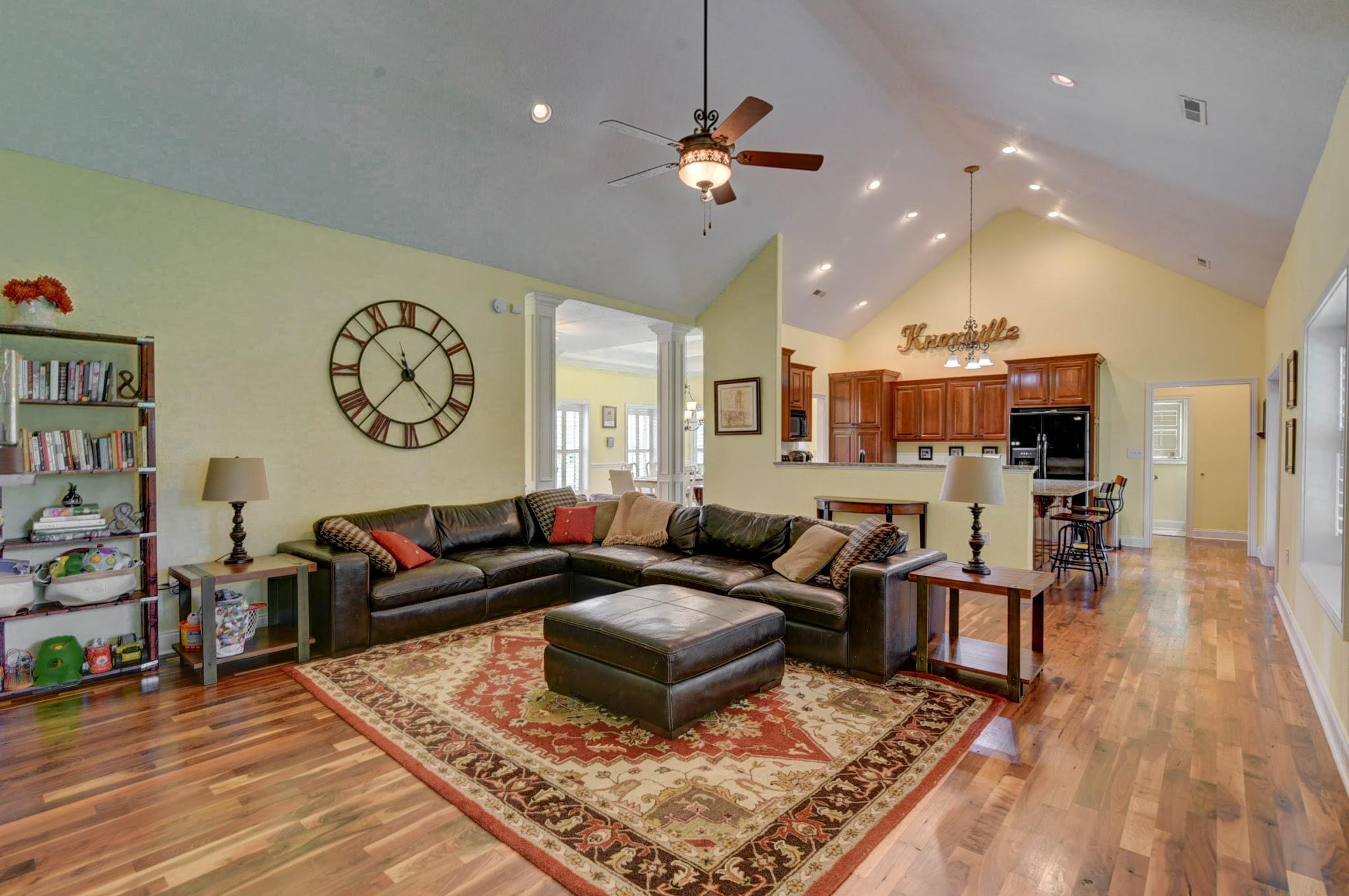 4309 Harris Road Knoxville, TN 37918 - Photo 10 of 29 61343022-8A0D-4F52-8722-B38F25CF7E82
