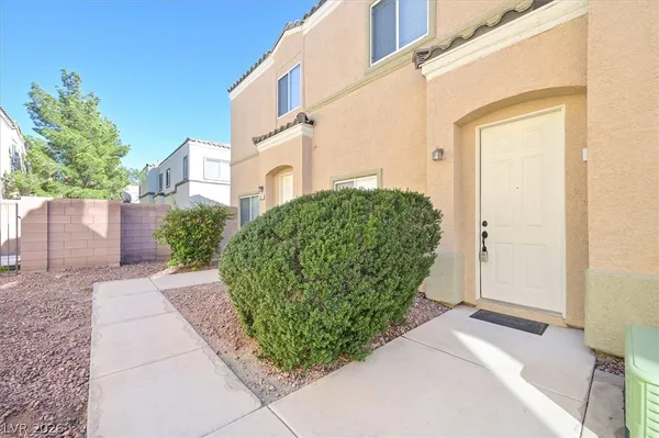 $250,000 | 6312 Desert Leaf Street, Unit 201, North Las Vegas, NV 89081