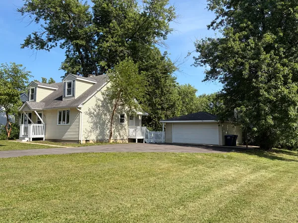 $375,000 | 321 Janet Avenue, Darien, IL 60561