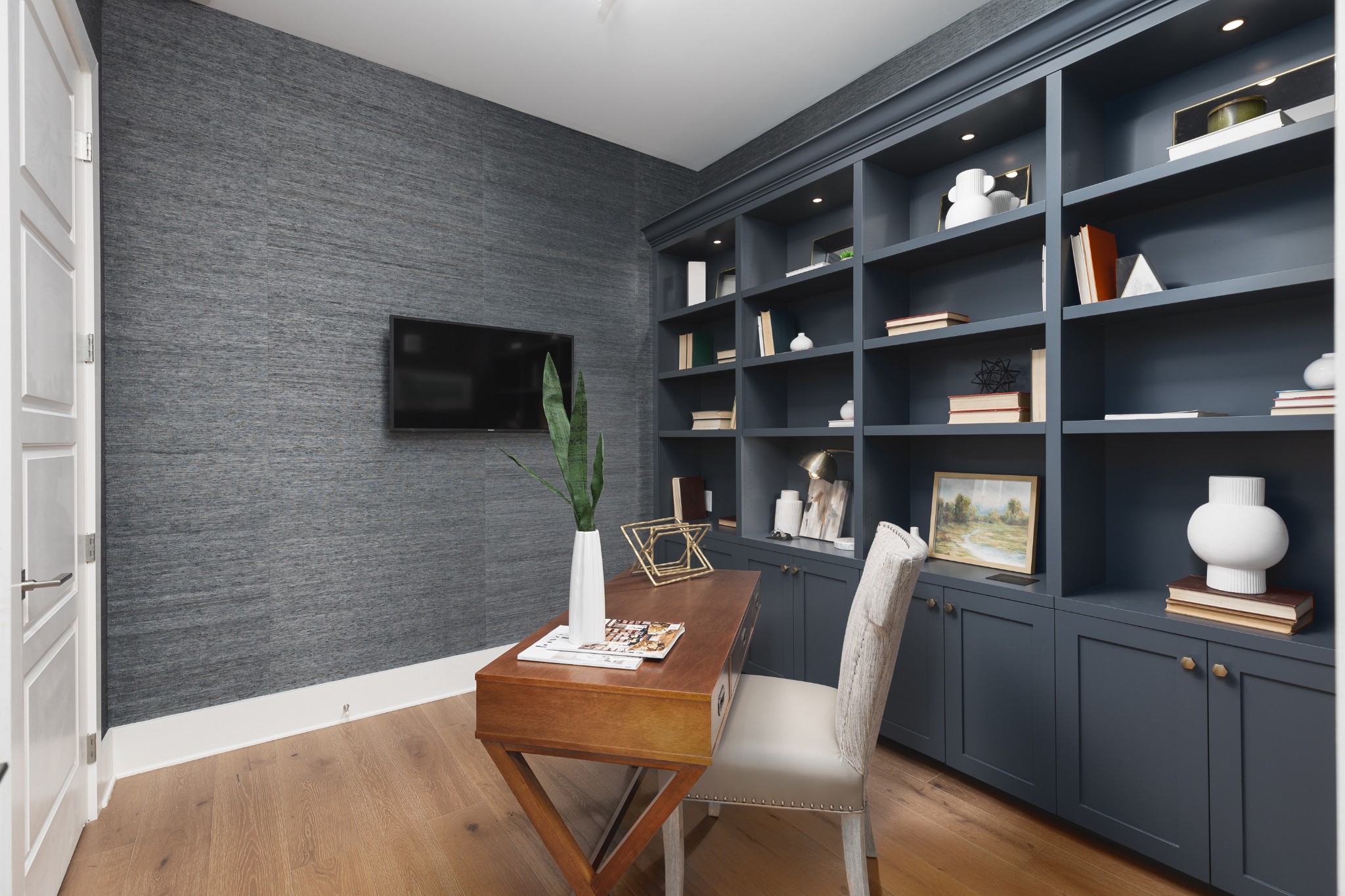 20 Rutledge Street, Unit 505 Nashville, TN 37210 - Photo 18 of 67 a dining room with furniture