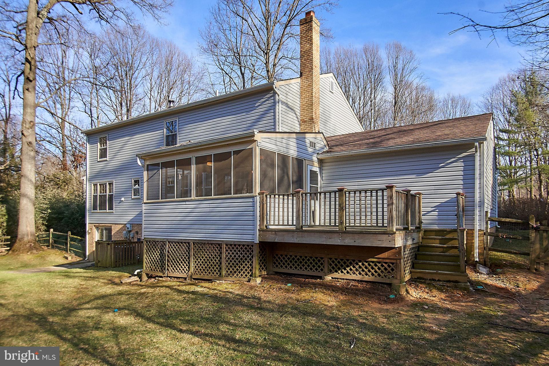 2072 Bingham Court Reston, VA 20191 - Photo 28 of 35 Open deck area has gas line for grilling.