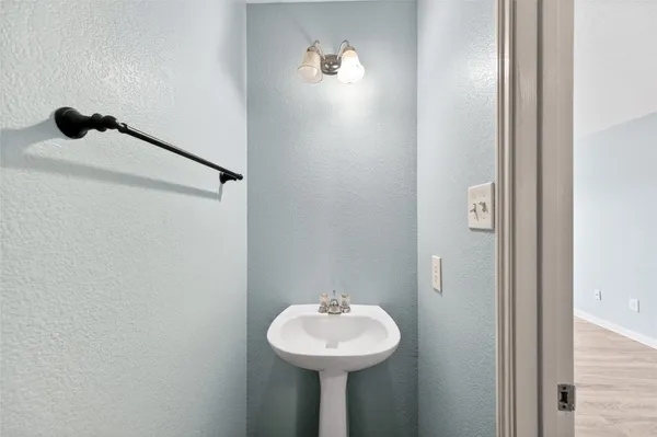 $245,000 | 1010 Larks Trace Lane, Houston, TX 77090