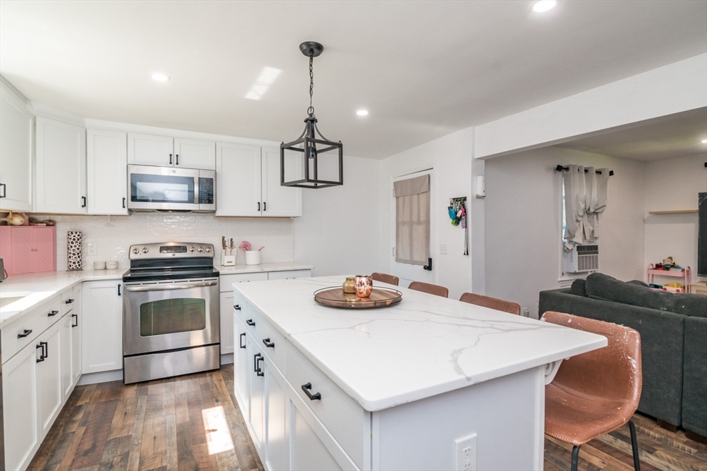 379 Roosevelt Avenue Springfield, MA 01118 - Photo 11 of 32
