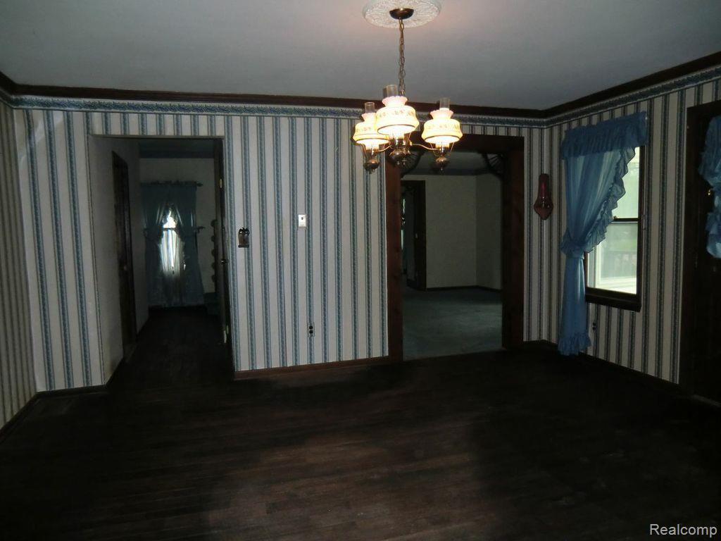 8414 Kendall Road Columbus, MI 48063 - Photo 8 of 16 NHnswd3nCDeHy-VETRoK8J9zyIKqza214ZOMu4fq5-I.jpg