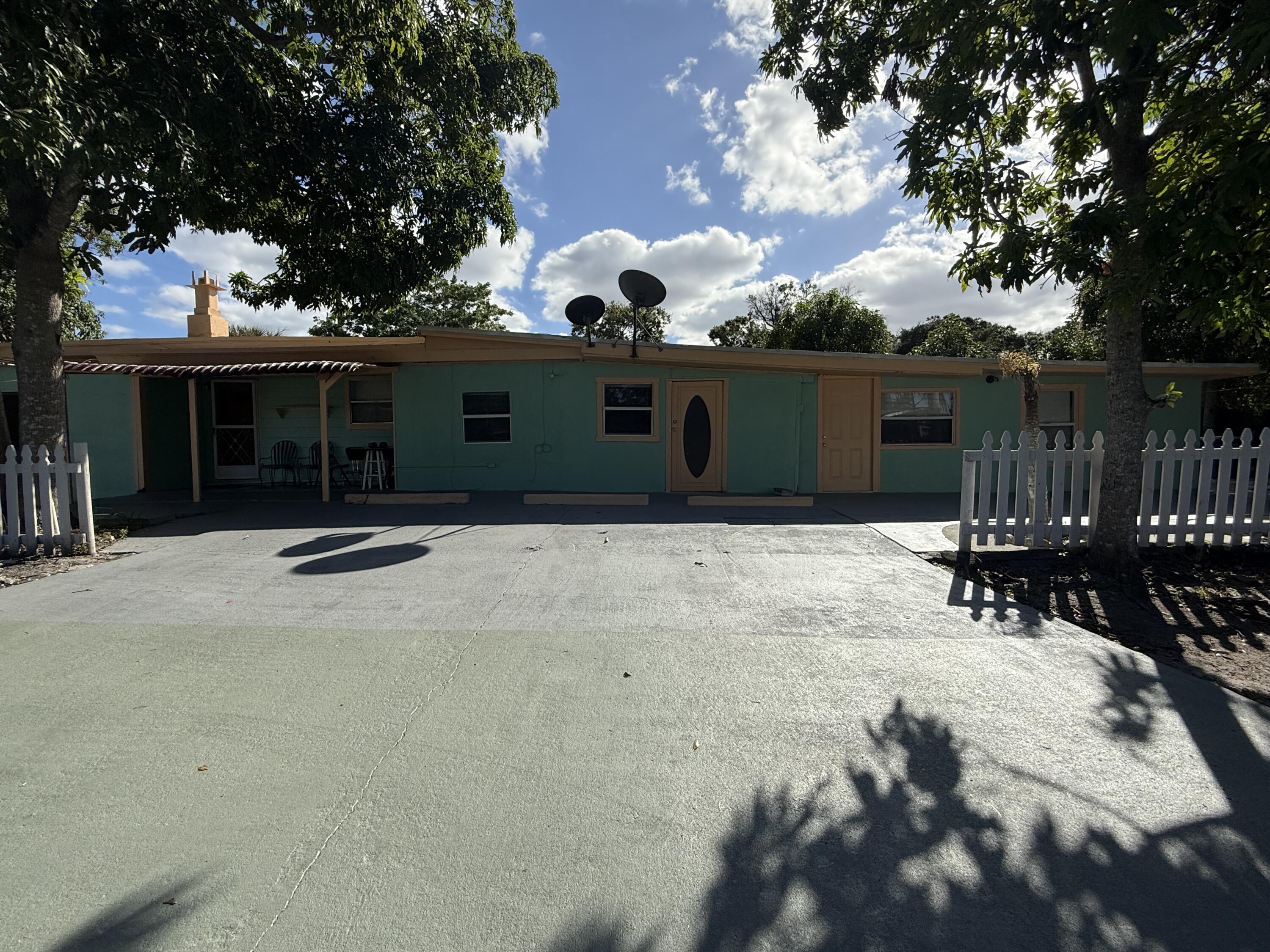 Undisclosed Address Fort Pierce, FL 34947 - Photo 2 of 17 IMG_0900