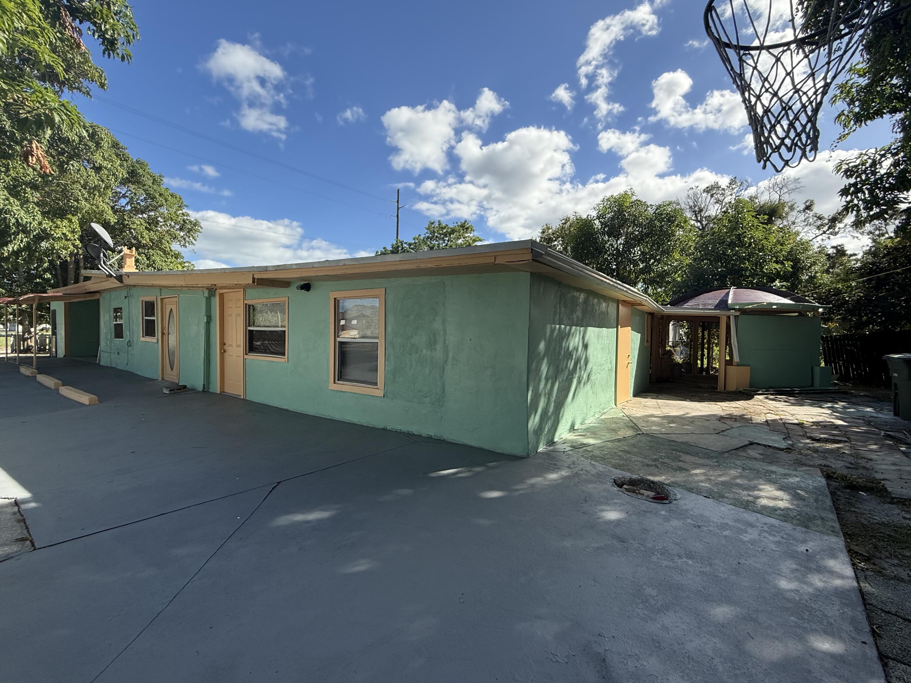 Undisclosed Address Fort Pierce, FL 34947 - Photo 3 of 17 IMG_0903