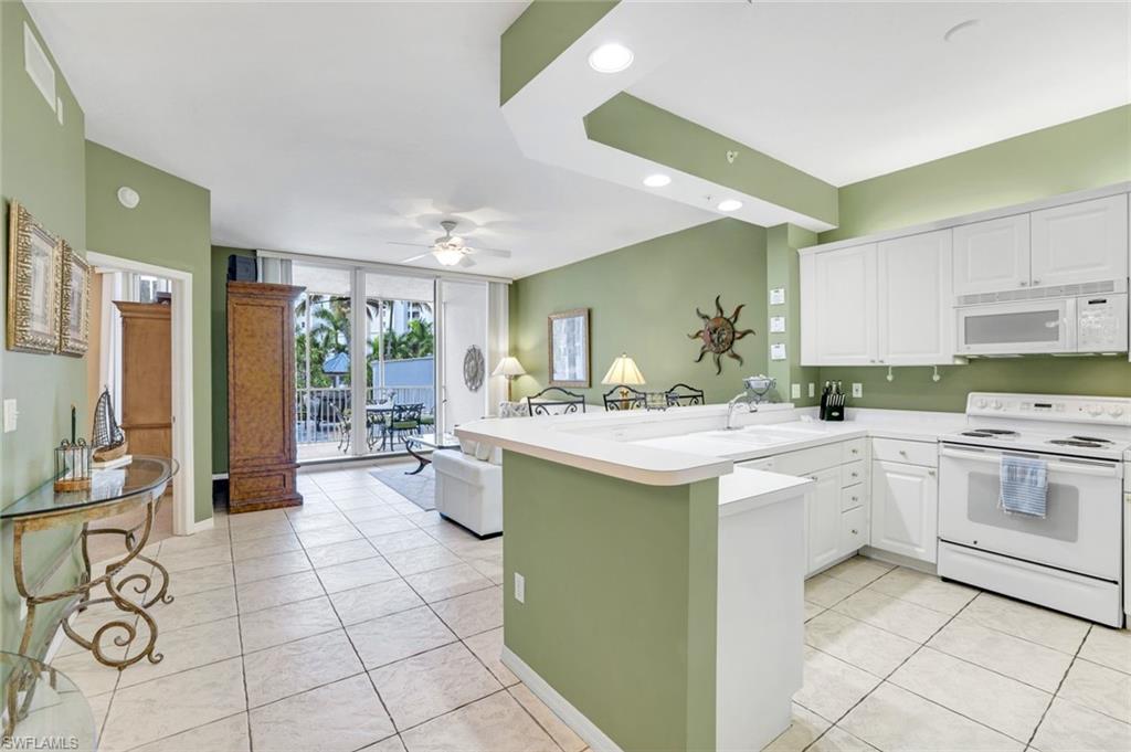 460 Launch Circle, Unit 202 Naples, FL 34108 - Photo 7 of 27