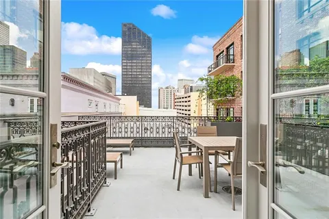 $799,900 | 700 Magazine Street, Unit 515, New Orleans, LA 70130