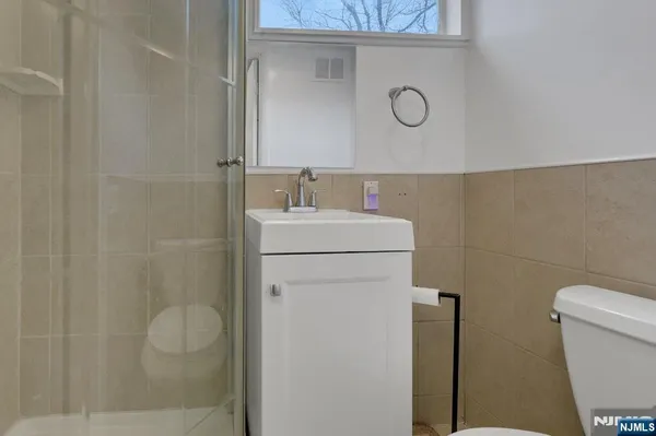 $3,500 | 95 Grove Street, Waldwick, NJ 07463