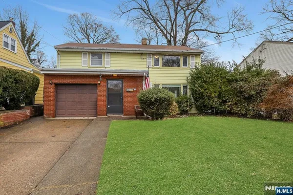 $3,500 | 95 Grove Street, Waldwick, NJ 07463