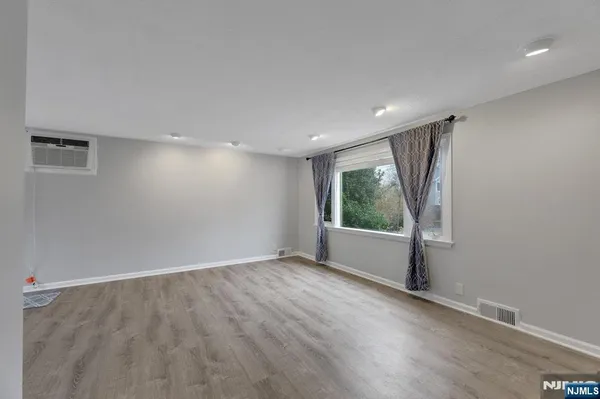 $3,500 | 95 Grove Street, Waldwick, NJ 07463