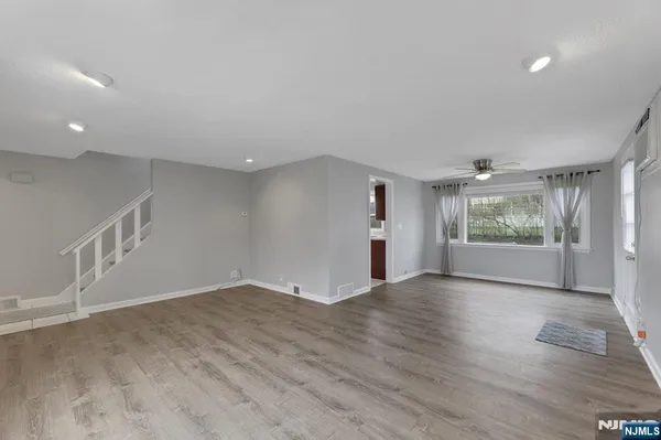 $3,500 | 95 Grove Street, Waldwick, NJ 07463