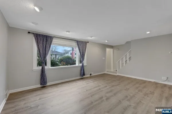 $3,500 | 95 Grove Street, Waldwick, NJ 07463