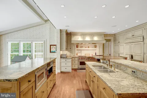 $2,600,000 | 801 Olde Georgetown Court, Great Falls, VA 22066