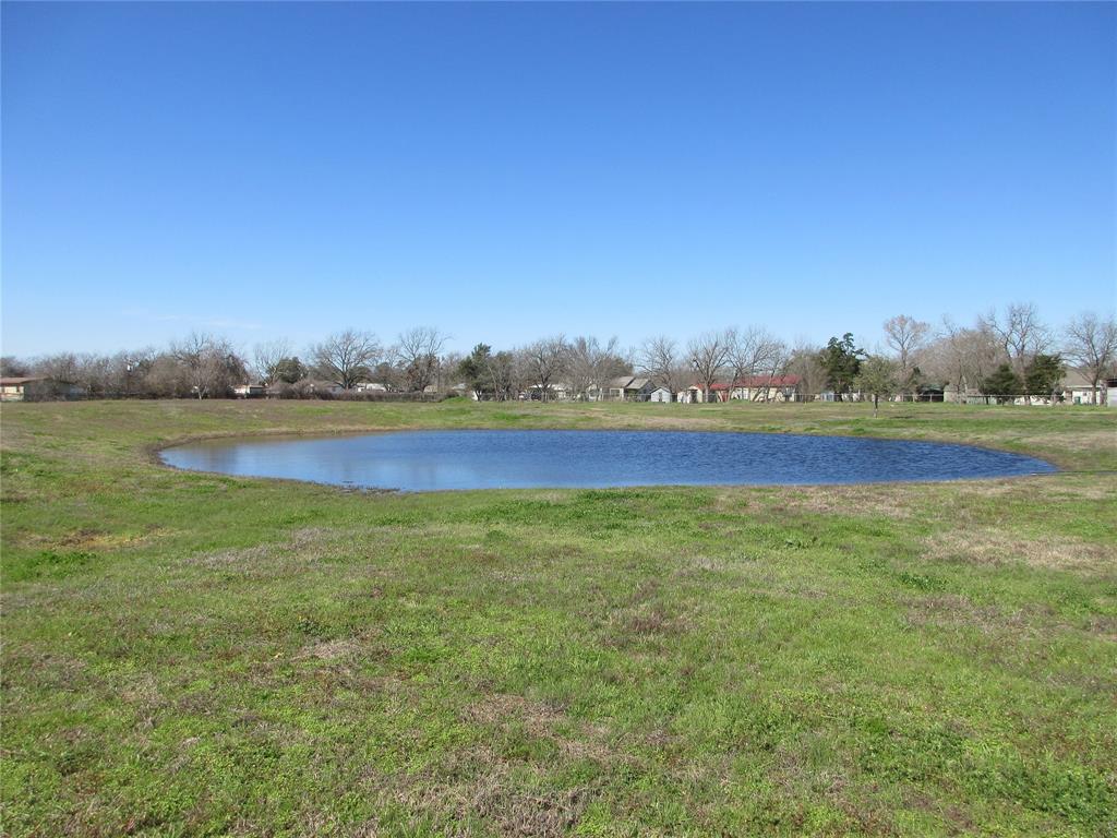 607 1st Street Rosebud, TX 76570 - Photo 9 of 29 a view of an ocean and beach