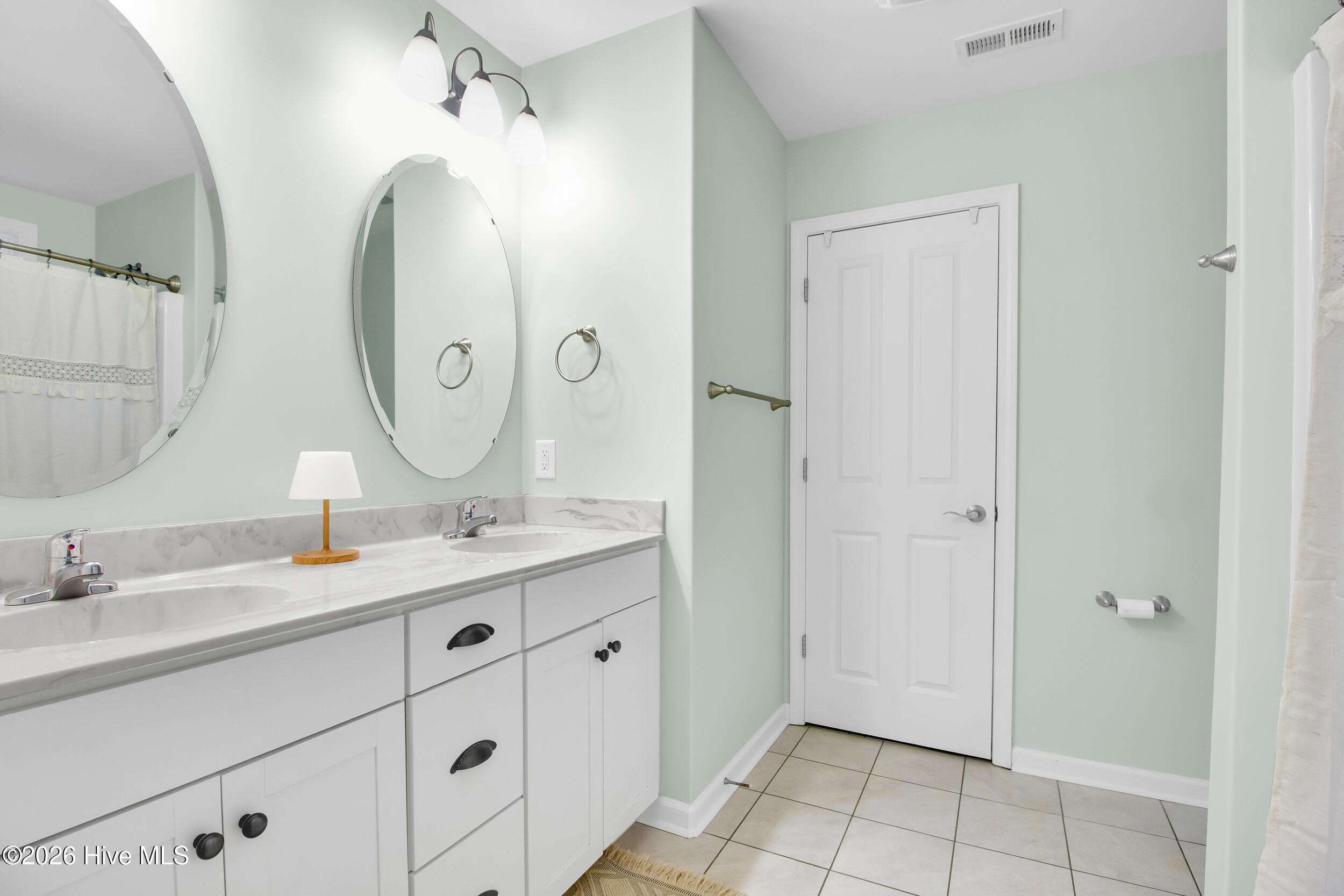 334 Station House Road New Bern, NC 28562 - Photo 16 of 42 Primary Bathroom