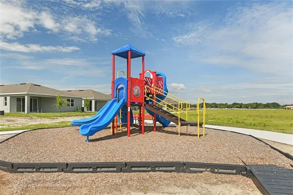 $345,106 | 156 Flag Lilly Lane, Umatilla, FL 32784