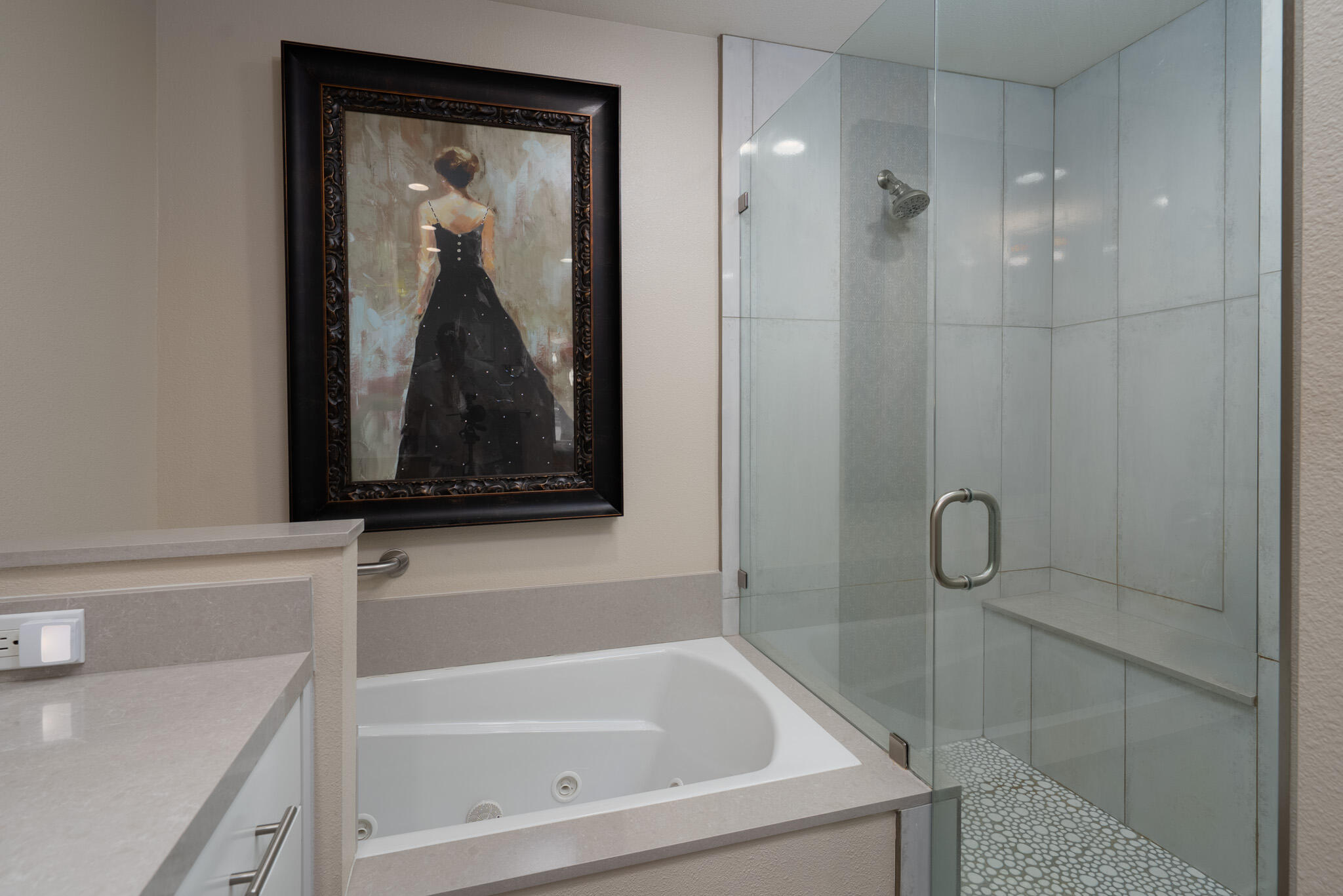 6 Sunrise Drive Rancho Mirage, CA 92270 - Photo 24 of 48 a bathroom with a tub