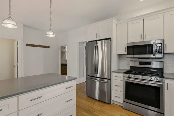 $3,200 | 514 Middle Street, Unit 1, Portsmouth, NH 03801