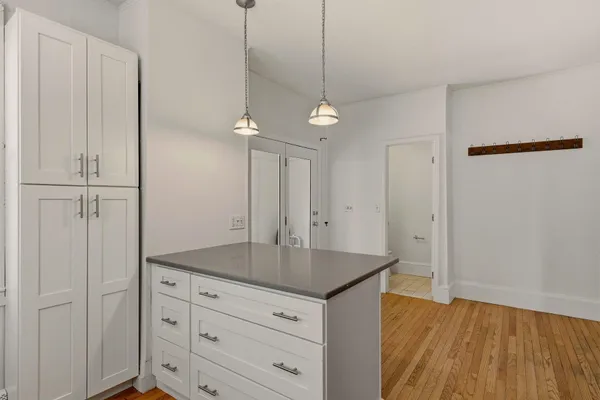 $3,200 | 514 Middle Street, Unit 1, Portsmouth, NH 03801