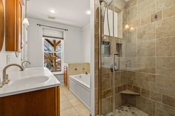 $3,200 | 514 Middle Street, Unit 1, Portsmouth, NH 03801