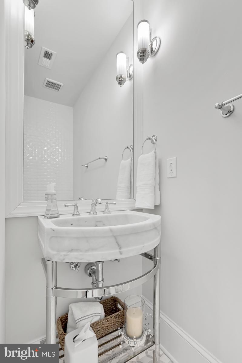 636 E Street Northeast Washington, DC 20002 - Photo 19 of 45