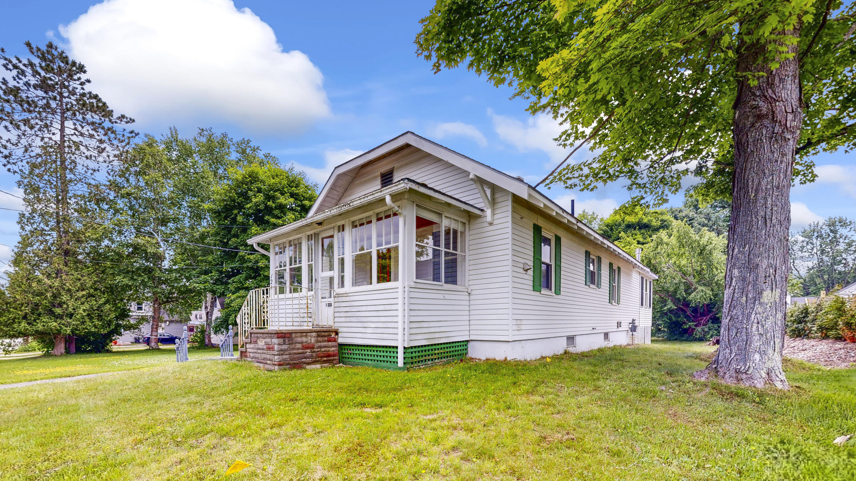 124 Spring Street Gardiner, ME 04345 - Photo 2 of 38 124-Spring-St-Gardiner-ME-04345-06172024