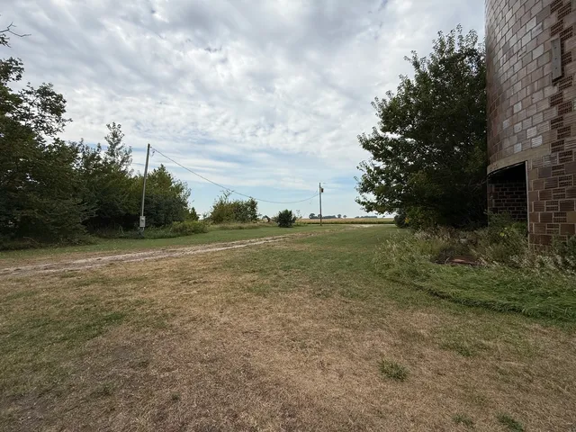 $100,000 | 663 County Road 1525 East, Bradford, IL 61421