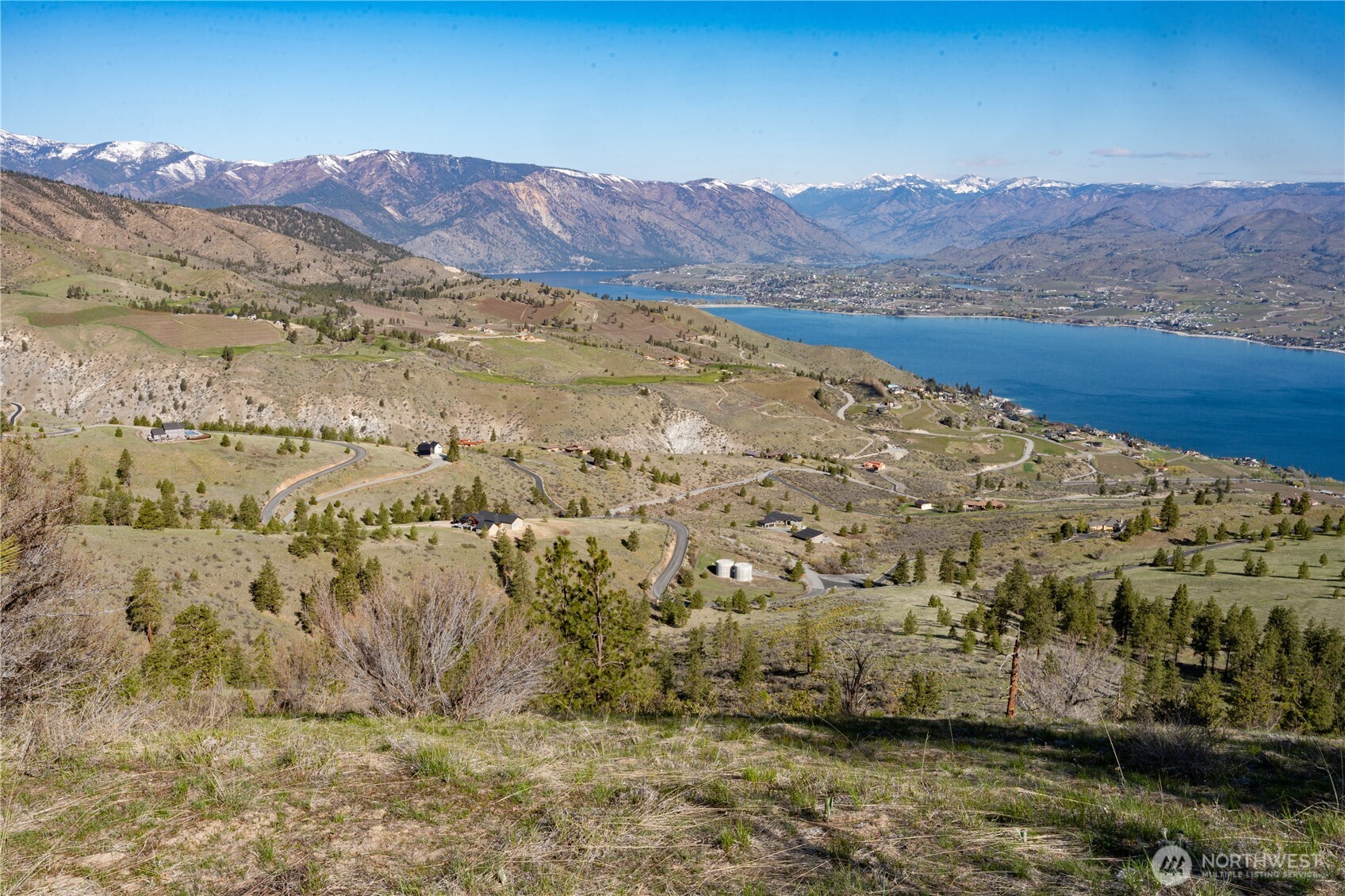 282 Hawks Ridge Road Chelan, WA 98816 - Photo 4 of 17