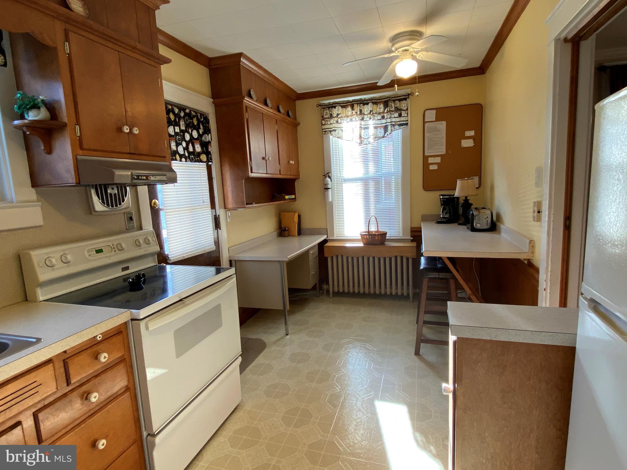 874 Pleasure Road Lancaster, PA 17601 - Photo 12 of 42 SPACIOUS KITCHEN W/ DESK/COFFEE STATION