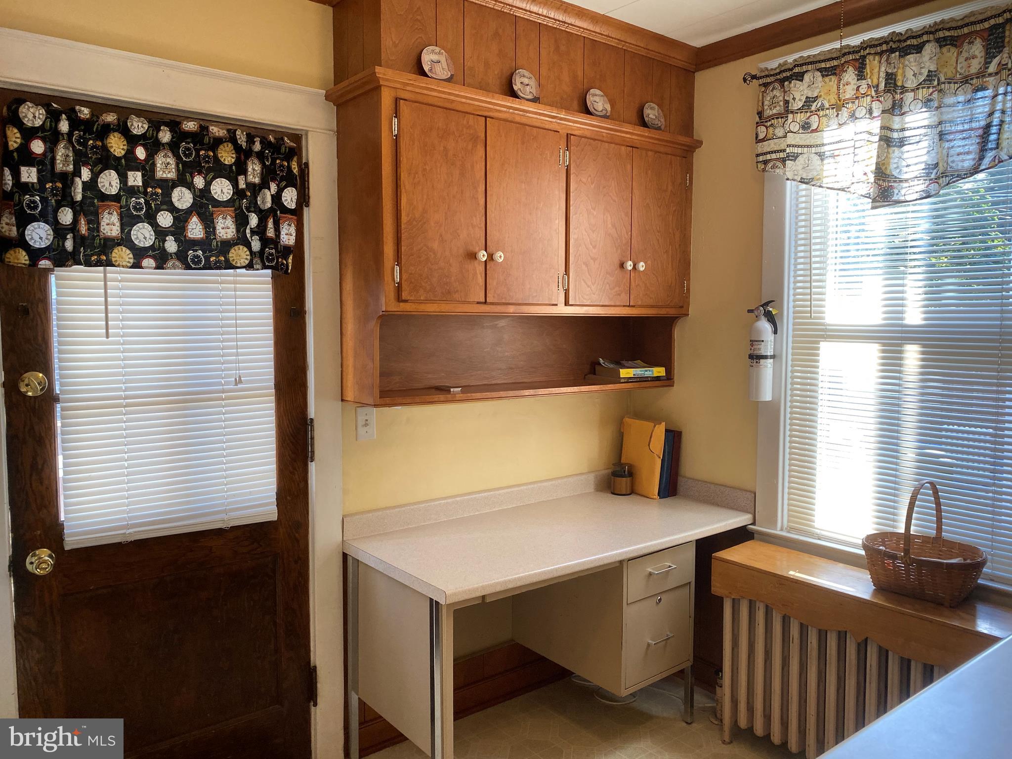 874 Pleasure Road Lancaster, PA 17601 - Photo 17 of 42 KITCHEN DESK AREA