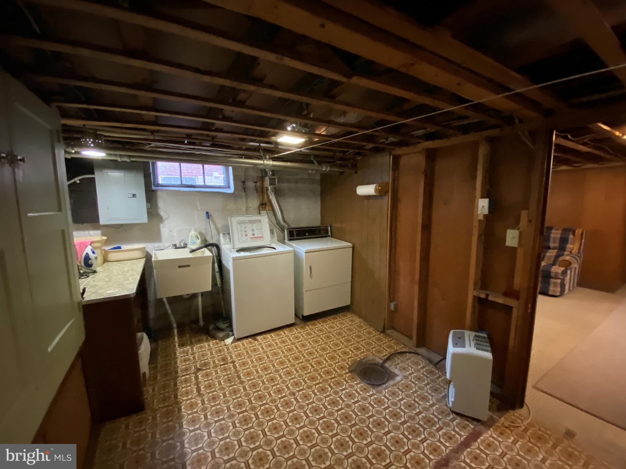 874 Pleasure Road Lancaster, PA 17601 - Photo 35 of 42 CONVENIENT LAUNDRY SPACE L/L