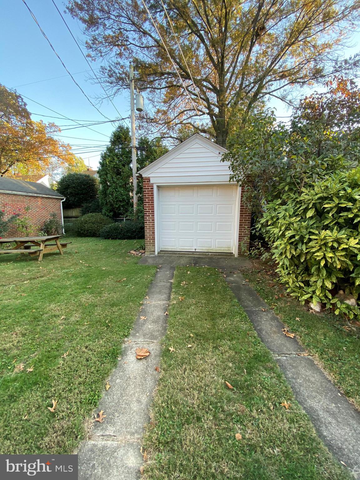 874 Pleasure Road Lancaster, PA 17601 - Photo 42 of 42 BRICK ONE CAR GARAGE! & PARKING