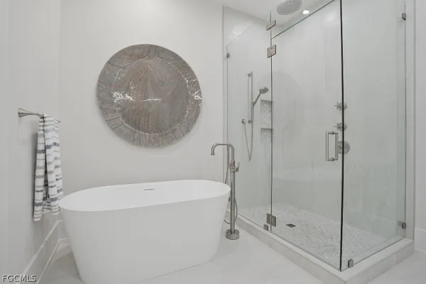 $2,300,000 | 201 8th Street South, Unit 309, Naples, FL 34102