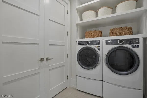 $2,300,000 | 201 8th Street South, Unit 309, Naples, FL 34102