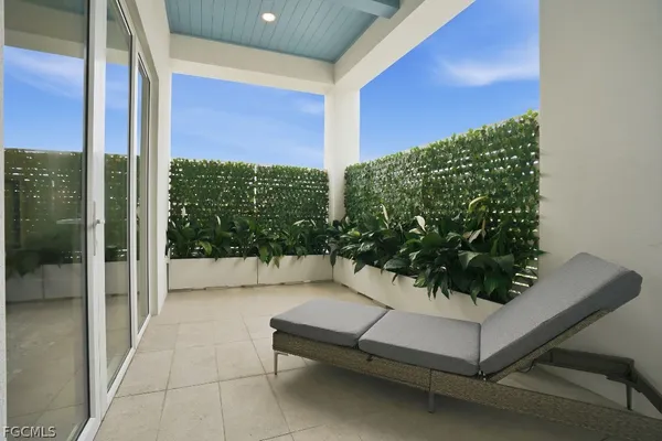 $2,300,000 | 201 8th Street South, Unit 309, Naples, FL 34102