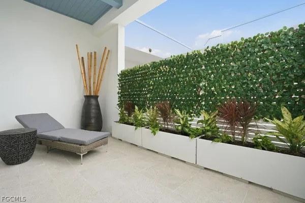 $2,300,000 | 201 8th Street South, Unit 309, Naples, FL 34102