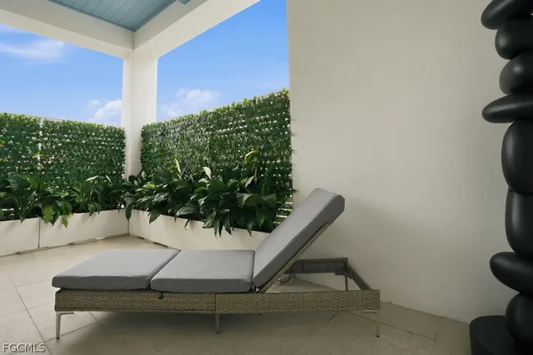 $2,300,000 | 201 8th Street South, Unit 309, Naples, FL 34102