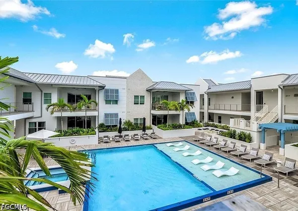 $2,300,000 | 201 8th Street South, Unit 309, Naples, FL 34102